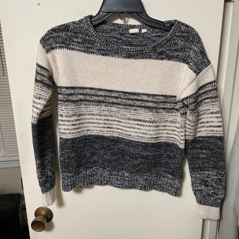 Women’s Gap Sweater